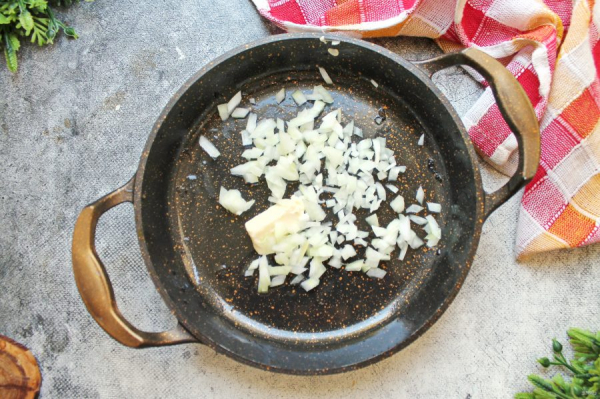 Маслята на сковороде