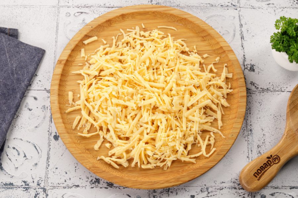 Салат с горбушей и сыром Салат с горбушей и сыром