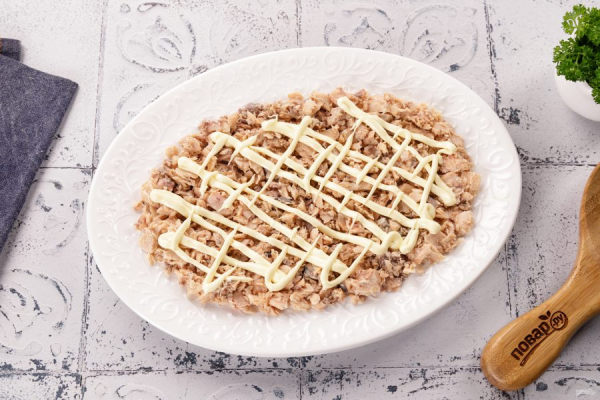 Салат с горбушей и сыром Салат с горбушей и сыром