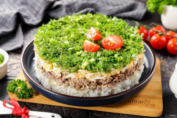 Салат с сайрой и рисом Салат с сайрой и рисом